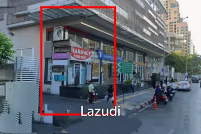 30 sqm retail for rent at Piya Place Lumpini Pathum Wan Bangkok