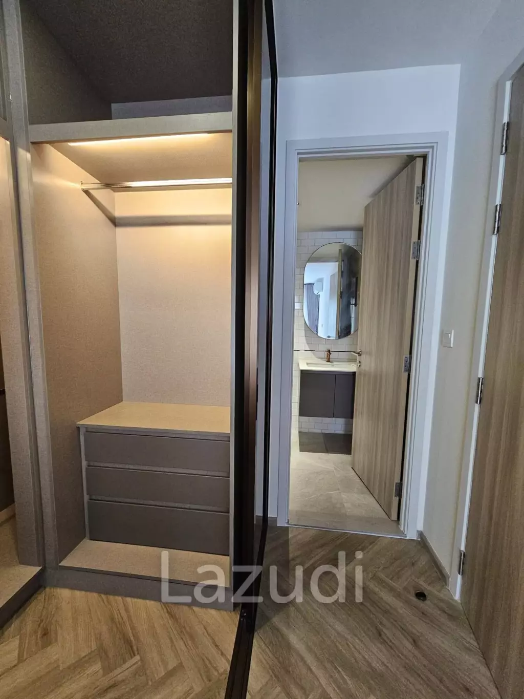 35 sqm modern 1 bedroom condo at Chapter Thonglor 25 Bangkok