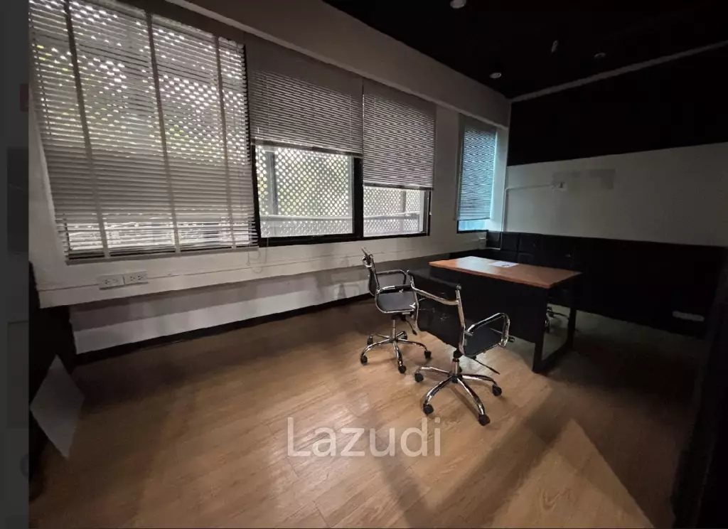 211 sqm modern furnished office for rent in Phra Nakhon Bangkok