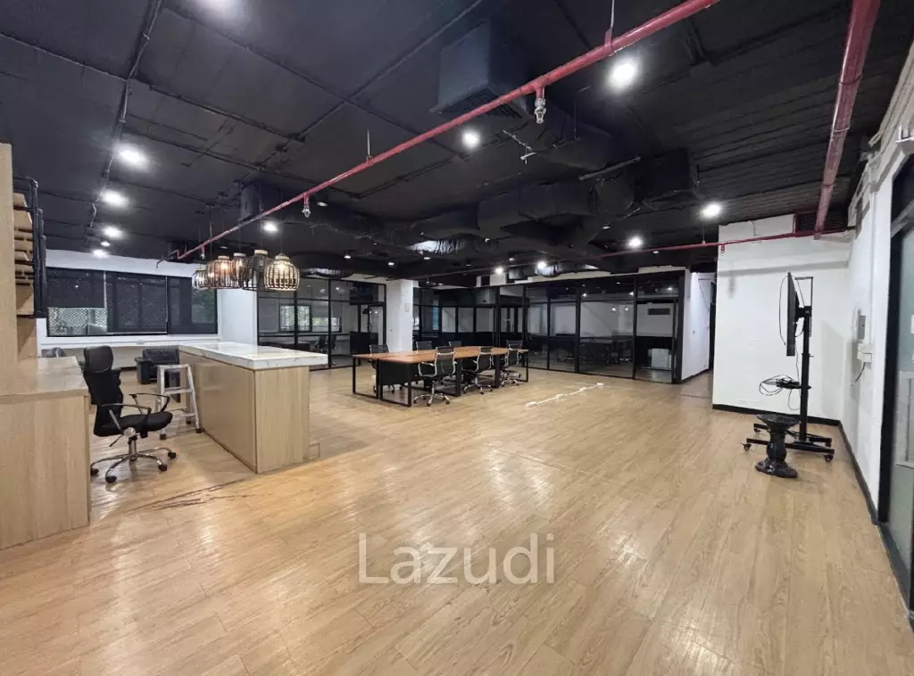 211 sqm modern furnished office for rent in Phra Nakhon Bangkok