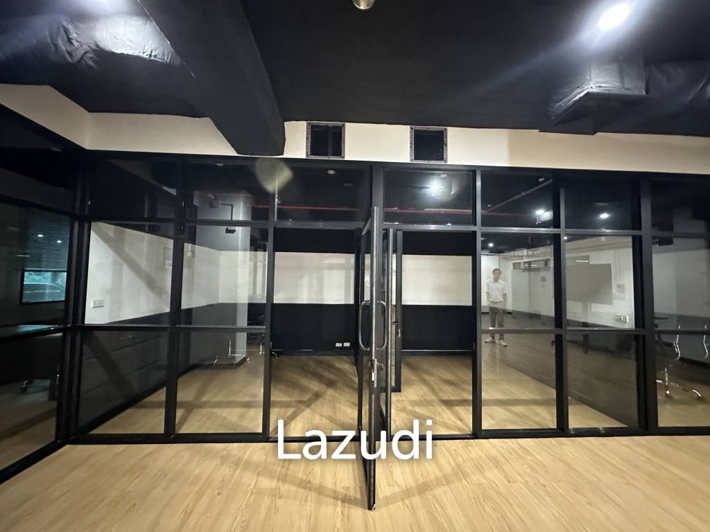 211 sqm modern furnished office for rent in Phra Nakhon Bangkok