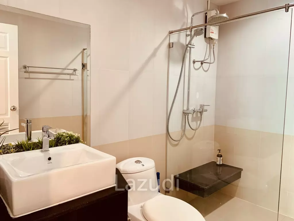 2 bedroom 2 bathroom condo 77 sqm. at Sukhumvit Living Town for sale
