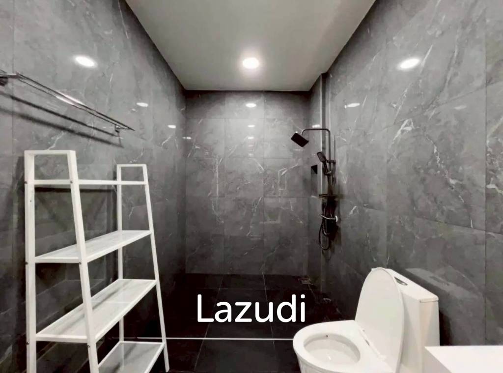 Newly Renovated 2-Storey Pool Villa for Sale at Eakmongkol