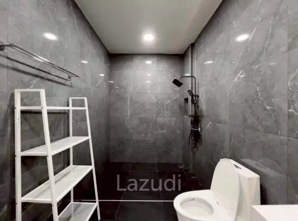 Newly Renovated 2-Storey Pool Villa for Sale at Eakmongkol