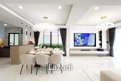 Newly Renovated 2-Storey Pool Villa for Sale at Eakmongkol