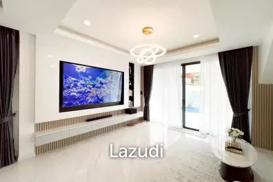 Newly Renovated 2-Storey Pool Villa for Sale at Eakmongkol