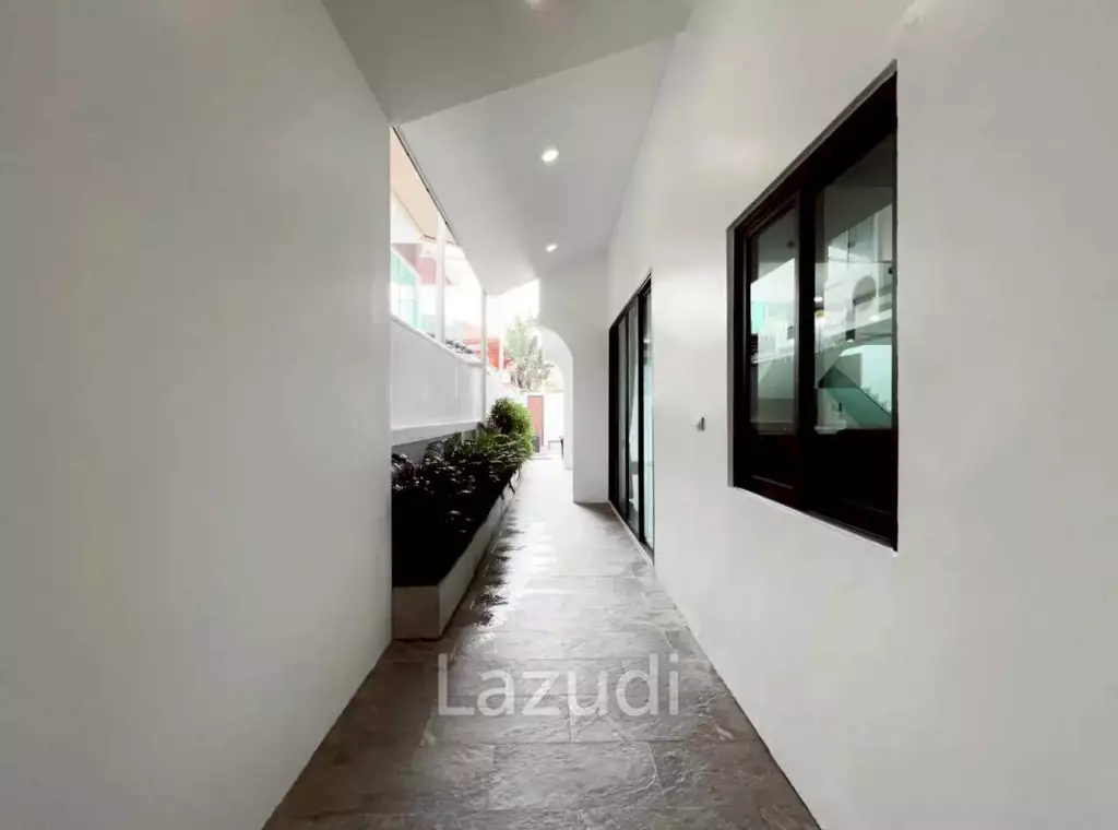 Newly Renovated 2-Storey Pool Villa for Sale at Eakmongkol