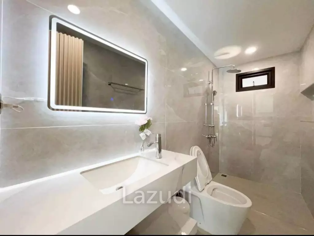 Newly Renovated 2-Storey Pool Villa for Sale at Eakmongkol