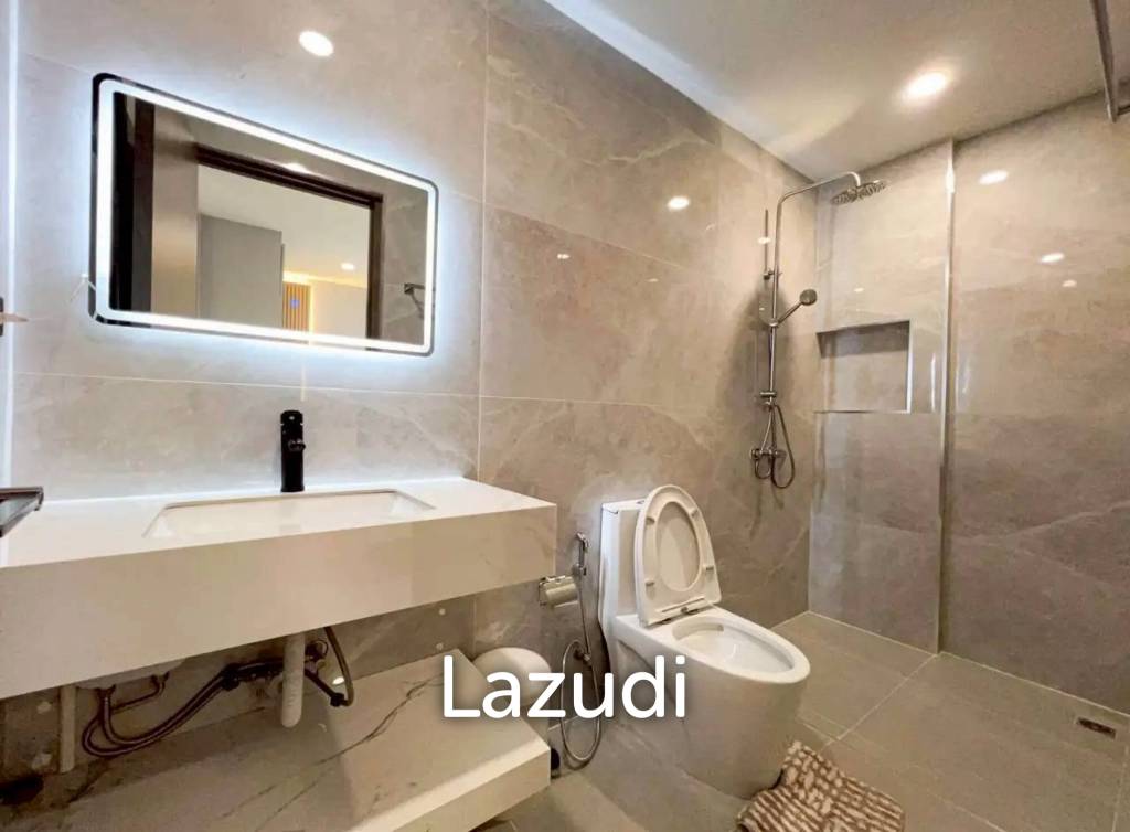 Newly Renovated 2-Storey Pool Villa for Sale at Eakmongkol