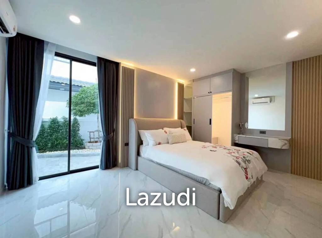 Newly Renovated 2-Storey Pool Villa for Sale at Eakmongkol