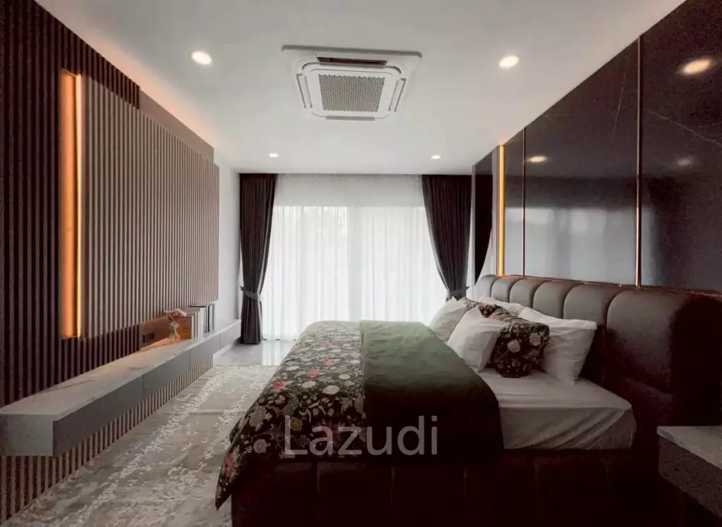 Newly Renovated 2-Storey Pool Villa for Sale at Eakmongkol