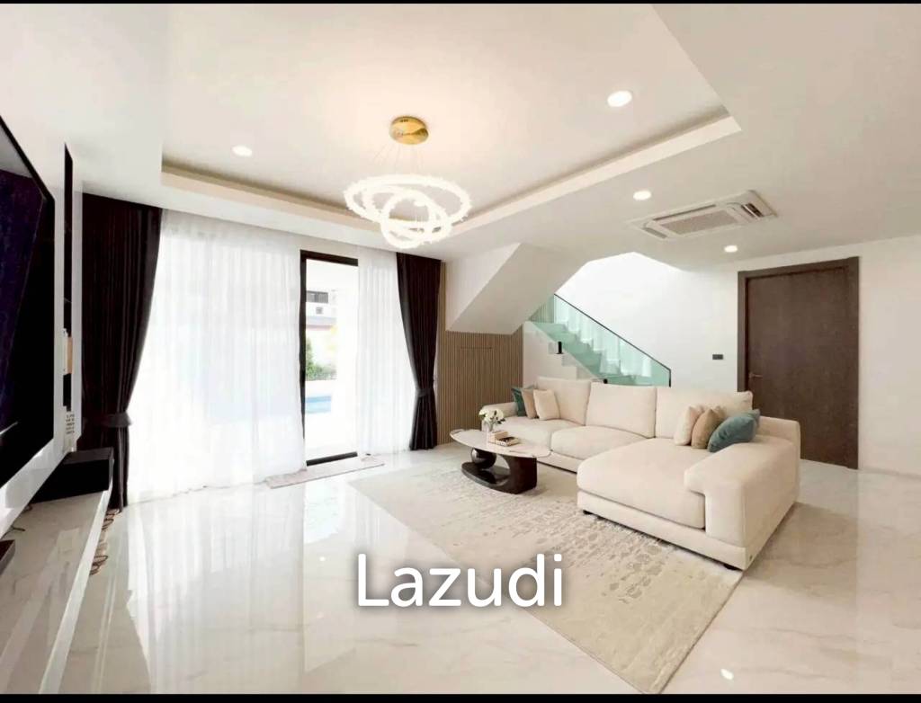 Newly Renovated 2-Storey Pool Villa for Sale at Eakmongkol