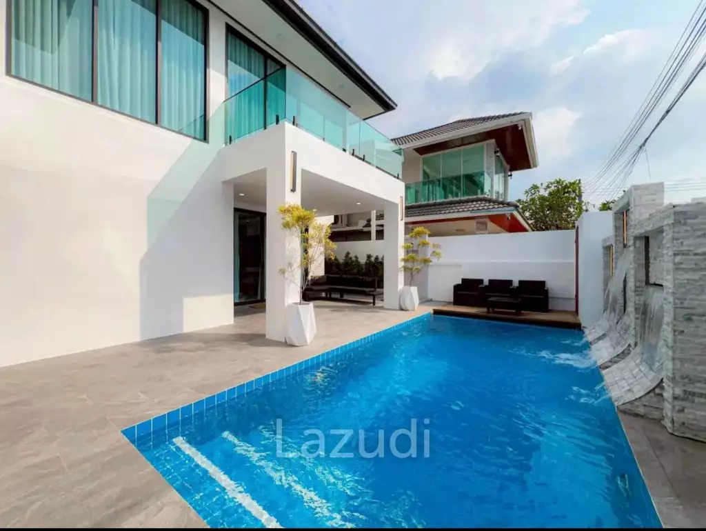 Newly Renovated 2-Storey Pool Villa for Sale at Eakmongkol