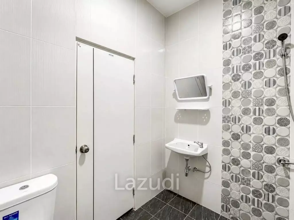 Newly Renovated Townhouse for Rent at Chatkaew 9