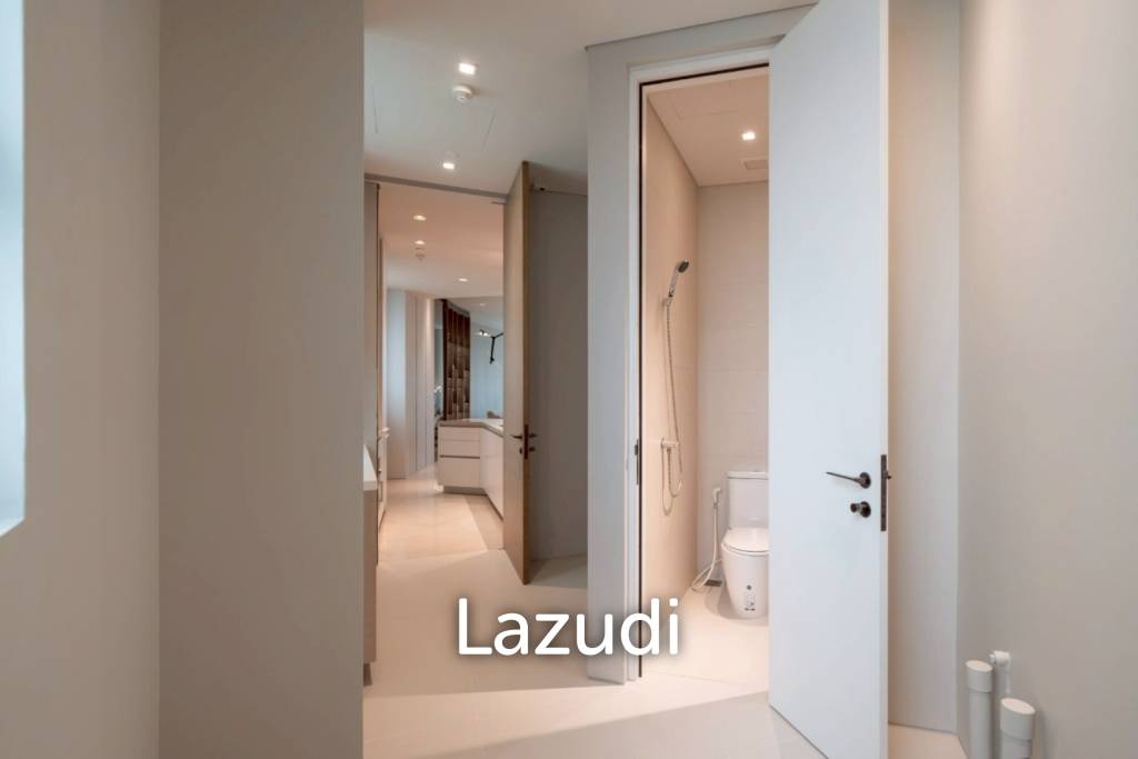 160 sqm riverfront 2-bedroom condo Banyan Tree Residences Khlong San Bangkok