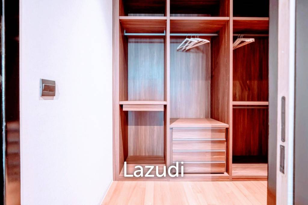 160 sqm riverfront 2-bedroom condo Banyan Tree Residences Khlong San Bangkok