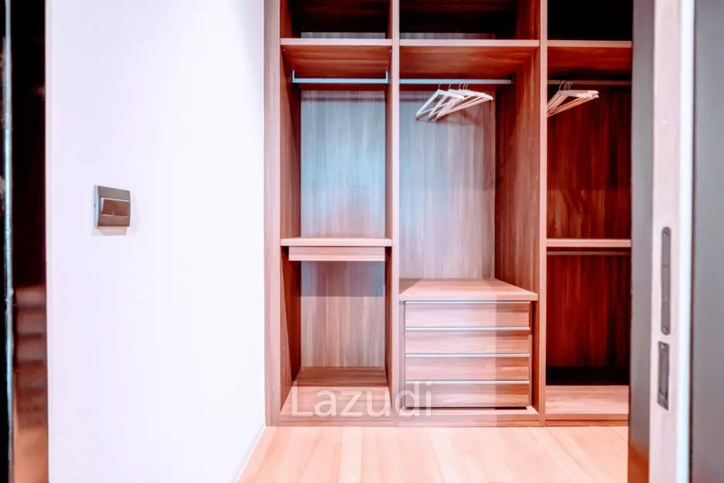 160 sqm riverfront 2-bedroom condo Banyan Tree Residences Khlong San Bangkok