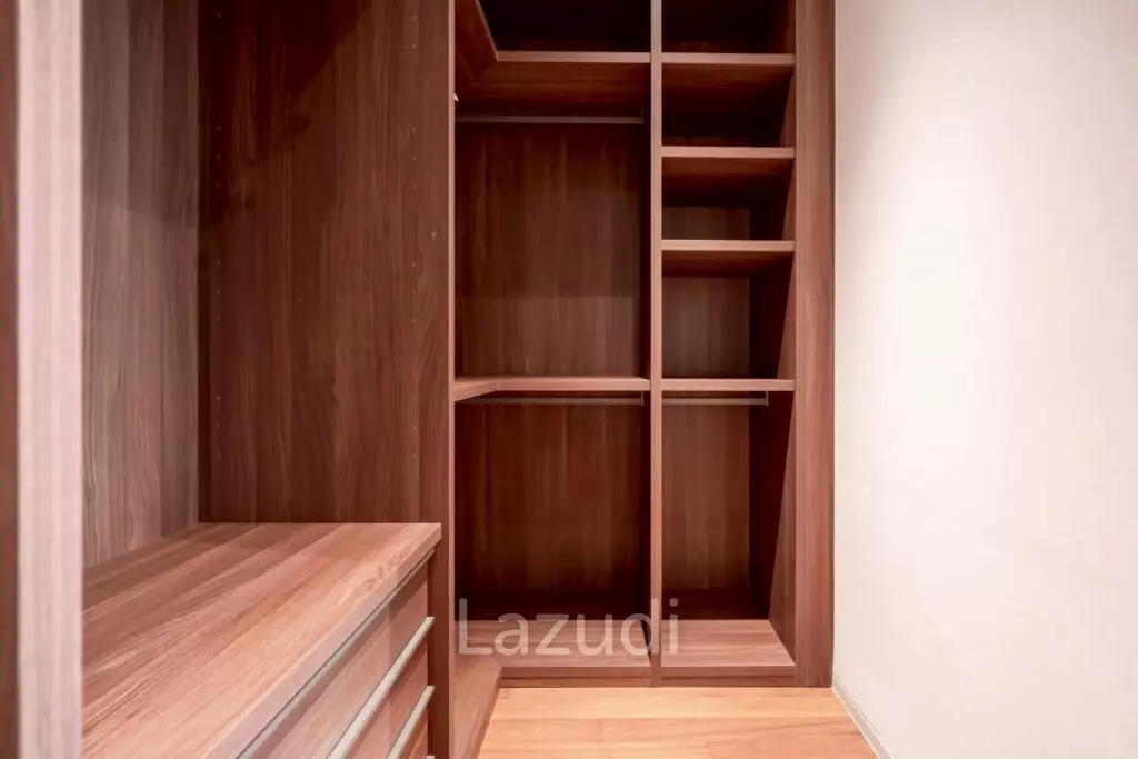 160 sqm riverfront 2-bedroom condo Banyan Tree Residences Khlong San Bangkok