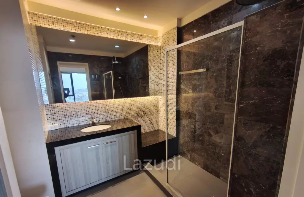 301 sqm high floor condo Baan Chao Praya Khlong San Bangkok