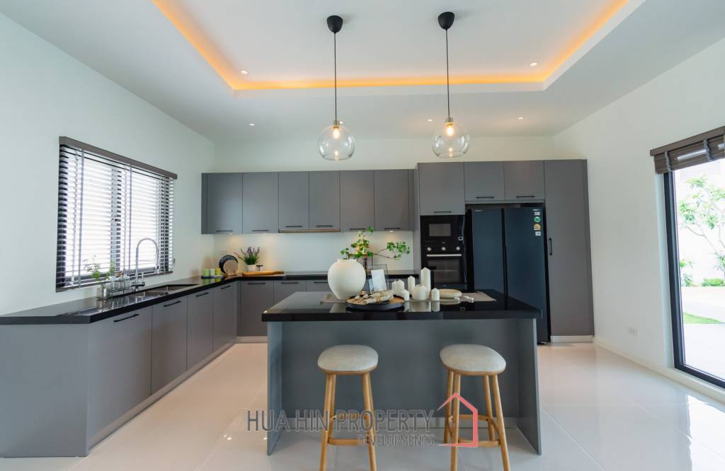 292 sqm pool villa in Aria 3 Hua Hin, Thap Tai
