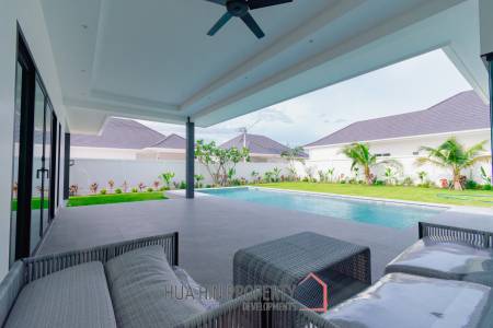 292 sqm pool villa in Aria 3 Hua Hin, Thap Tai