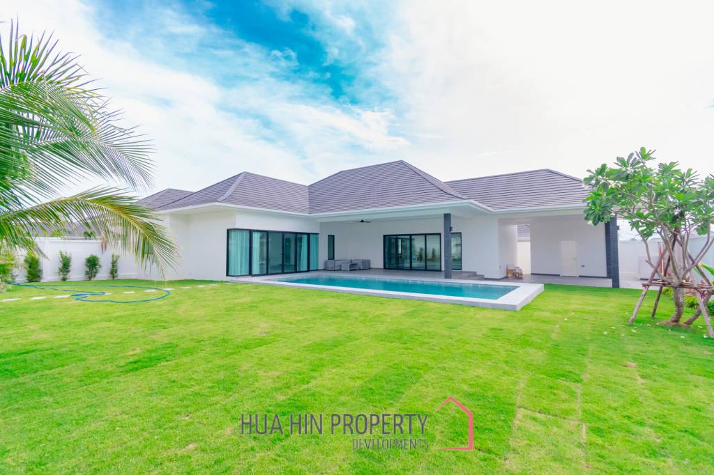 292 sqm pool villa in Aria 3 Hua Hin, Thap Tai