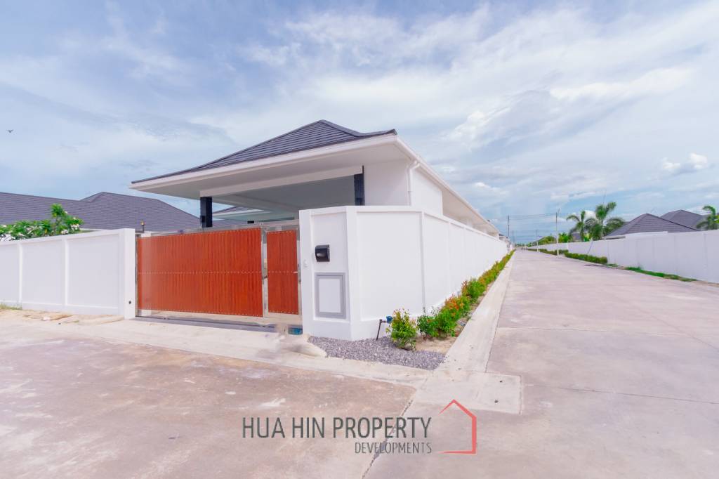 292 sqm pool villa in Aria 3 Hua Hin, Thap Tai