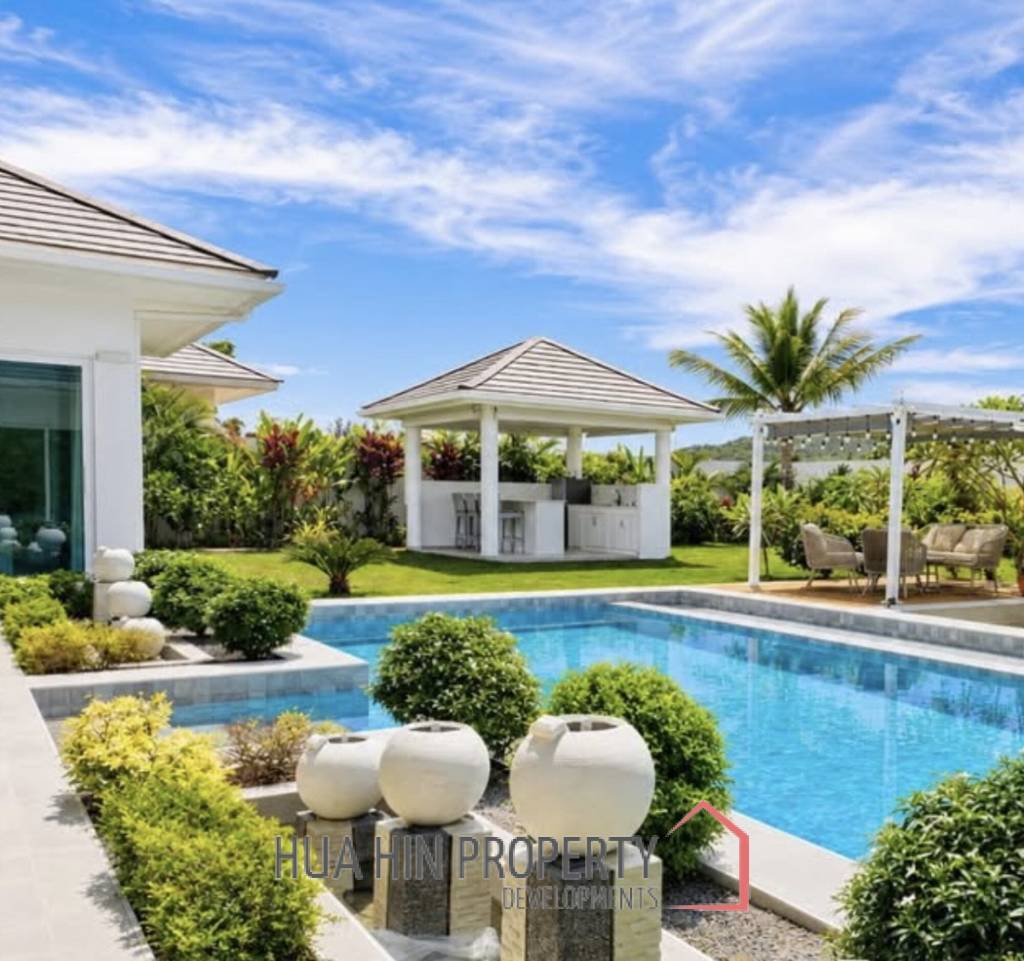 PALM AVENUE  : 3 bed luxury pool villa