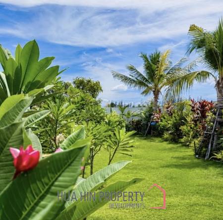 PALM AVENUE  : 3 bed luxury pool villa
