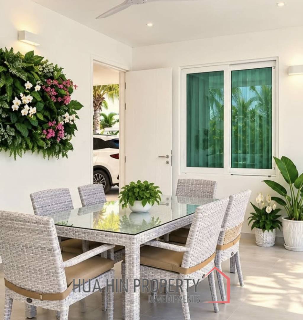 PALM AVENUE  : 3 bed luxury pool villa