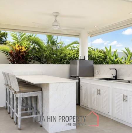 PALM AVENUE  : 3 bed luxury pool villa
