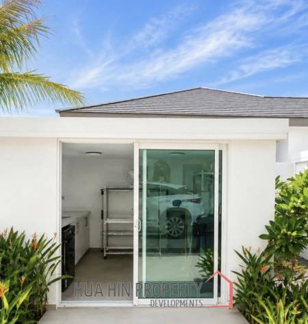 PALM AVENUE  : 3 bed luxury pool villa