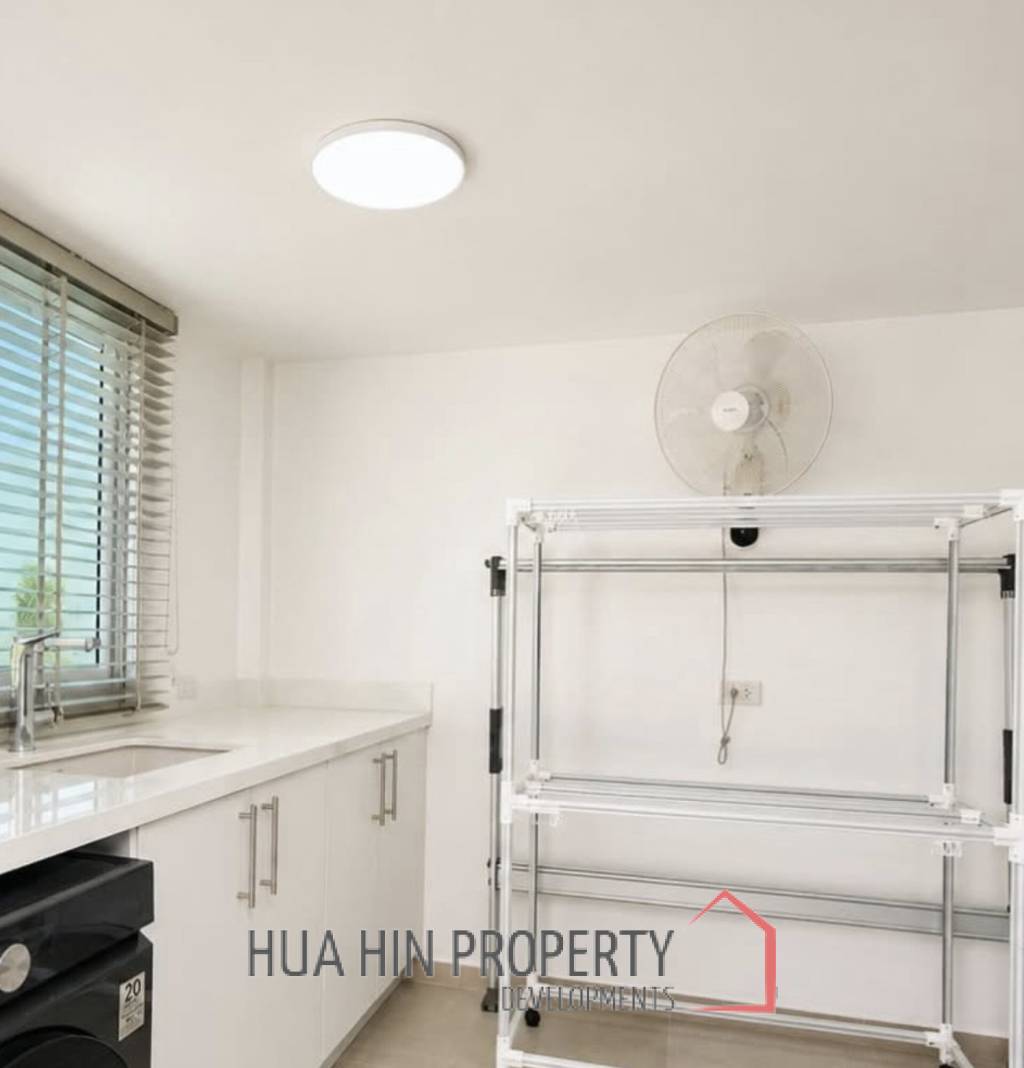 PALM AVENUE  : 3 bed luxury pool villa
