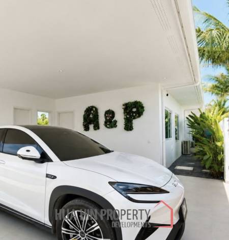 PALM AVENUE  : 3 bed luxury pool villa