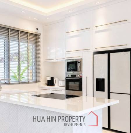 PALM AVENUE  : 3 bed luxury pool villa