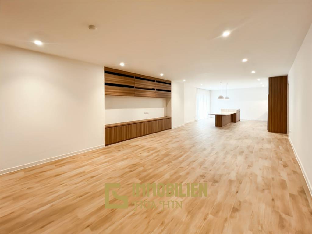 Unbeatable Value: Massive 134 sqm Condo in Central Hua Hin