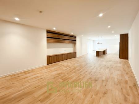 Unbeatable Value: Massive 134 sqm Condo in Central Hua Hin