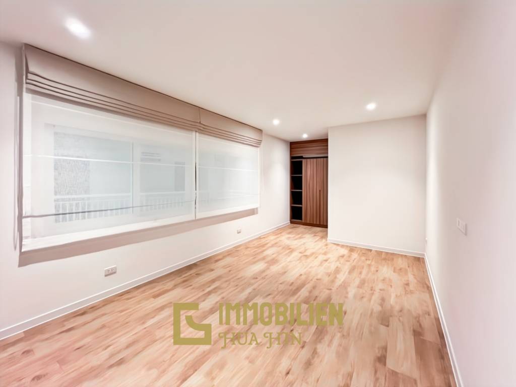 Unbeatable Value: Massive 134 sqm Condo in Central Hua Hin
