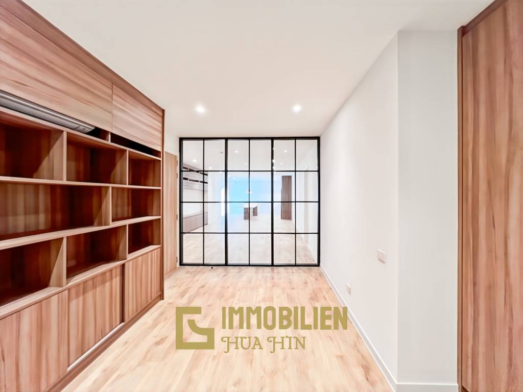 Unbeatable Value: Massive 134 sqm Condo in Central Hua Hin