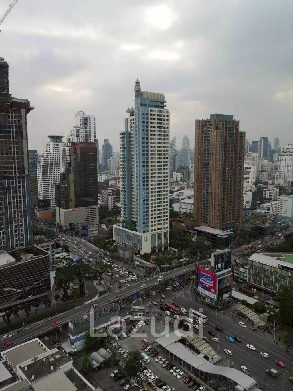 31st Floor 29 sqm 1 Bedroom Condo at Life Asoke Bang Kapi Bangkok
