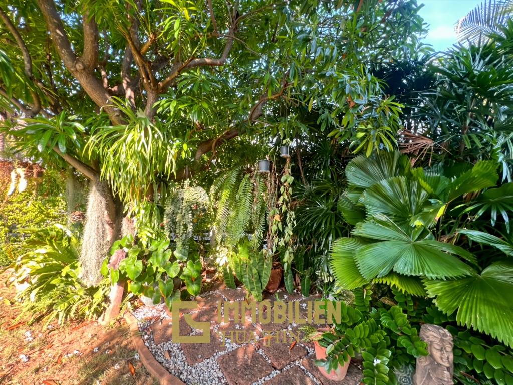 The Heights 2: 4-BR Villa with Pool and Garden