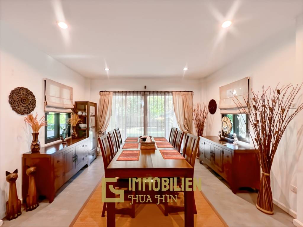 The Heights 2: 4-BR Villa with Pool and Garden