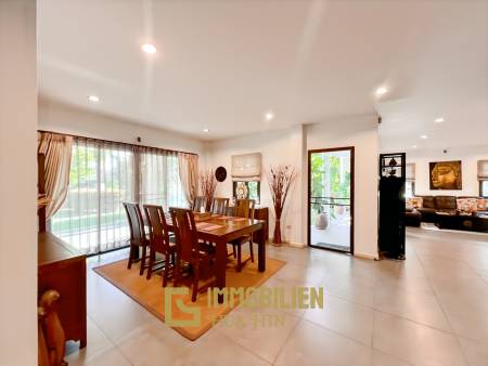 The Heights 2: 4-BR Villa with Pool and Garden
