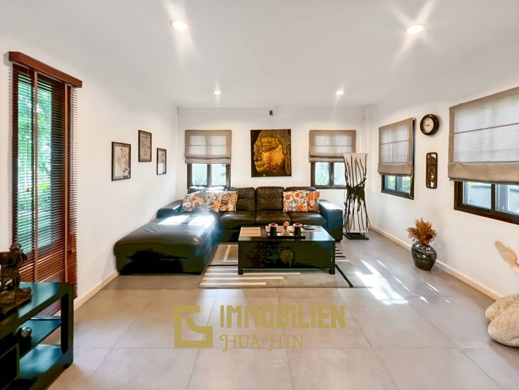 The Heights 2: 4-BR Villa with Pool and Garden