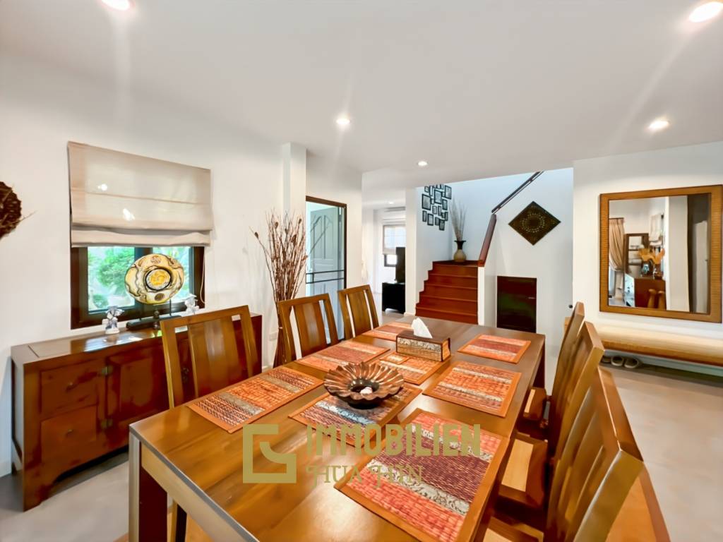 The Heights 2: 4-BR Villa with Pool and Garden