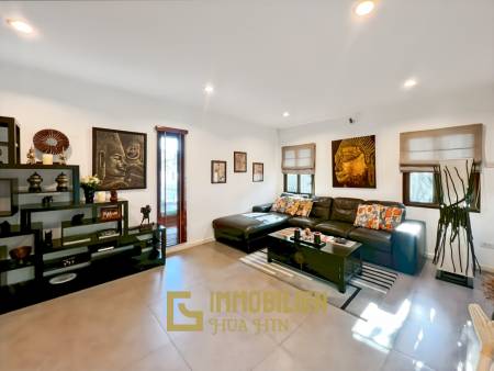The Heights 2: 4-BR Villa with Pool and Garden
