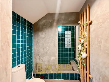 The Heights 2: 4-BR Villa with Pool and Garden