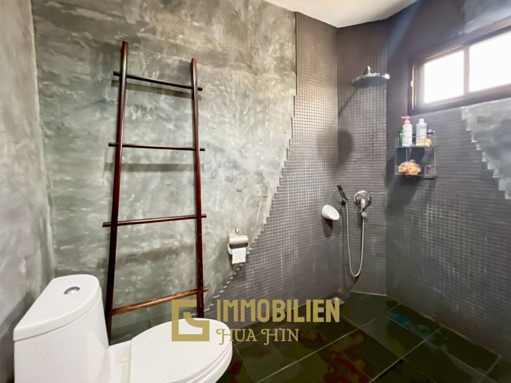 The Heights 2: 4-BR Villa with Pool and Garden