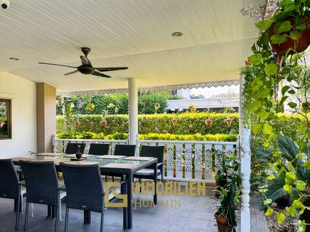 The Heights 2: 4-BR Villa with Pool and Garden