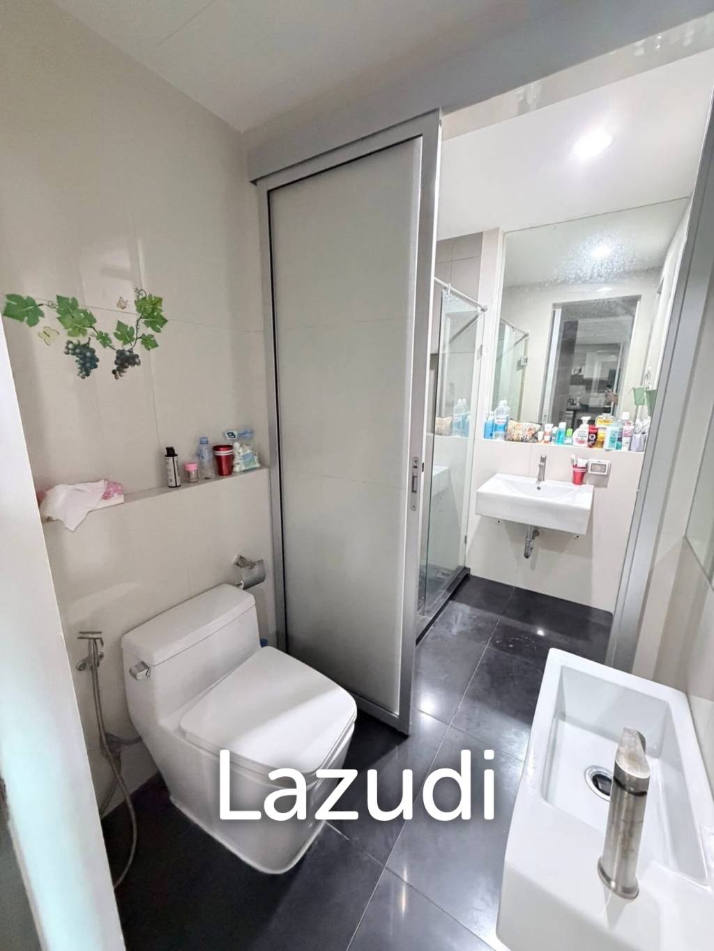 55 sqm 2 Bedroom Condo on 17th Floor at Rhythm Sathorn - Narathiwas Bangkok
